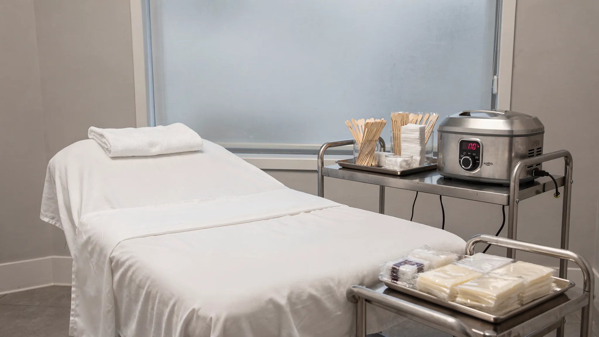 Facial Waxing Near Me: How to Choose a Safe Studio