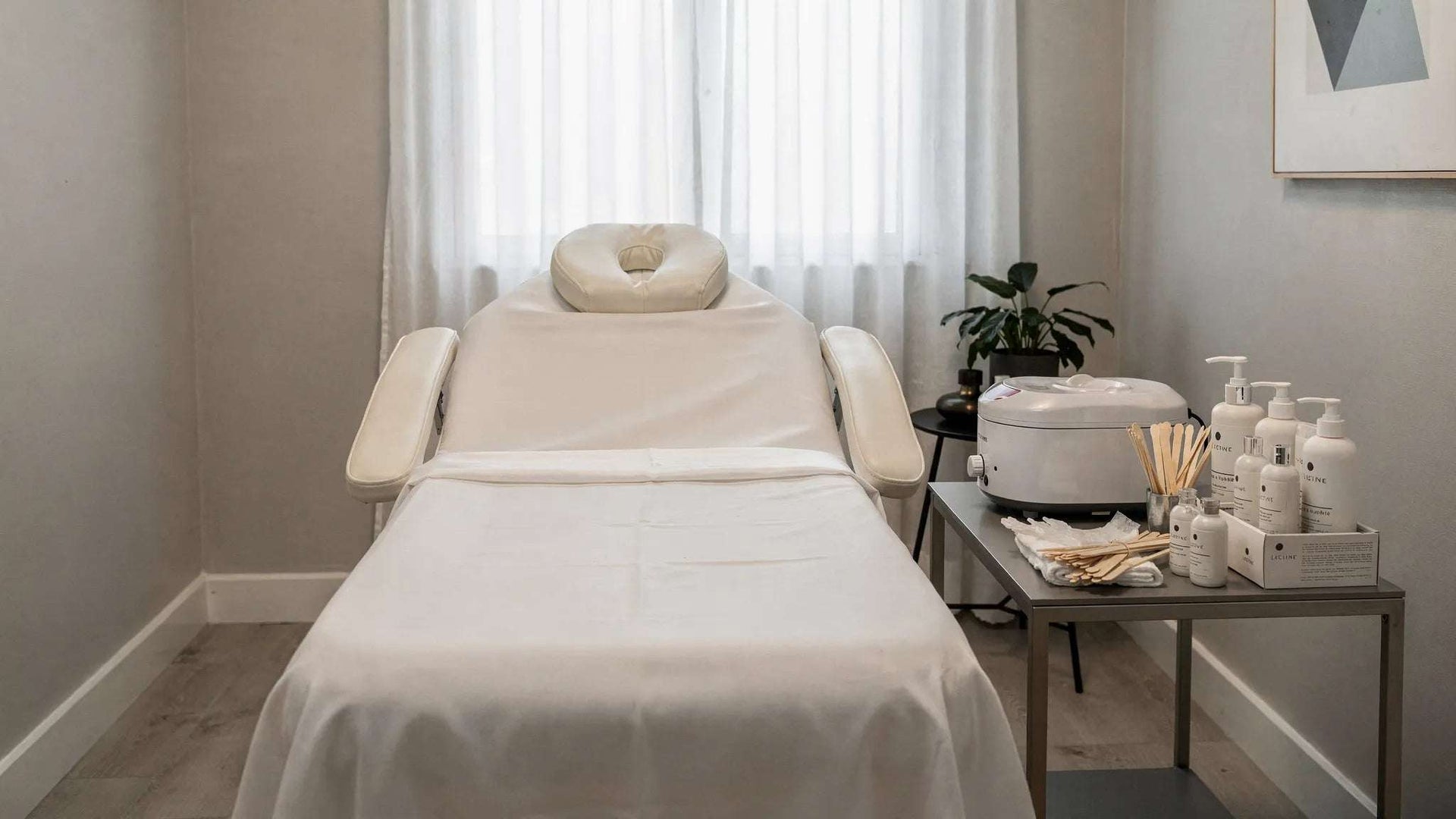 Full Body Wax for Men: What to Expect Before You Book