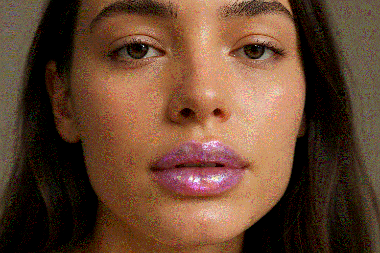 High Shine Lip Gloss Trends: Iridescent Finish Guide